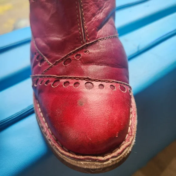 Women’s Red Leather Knee Boots - Picture 5 of 6